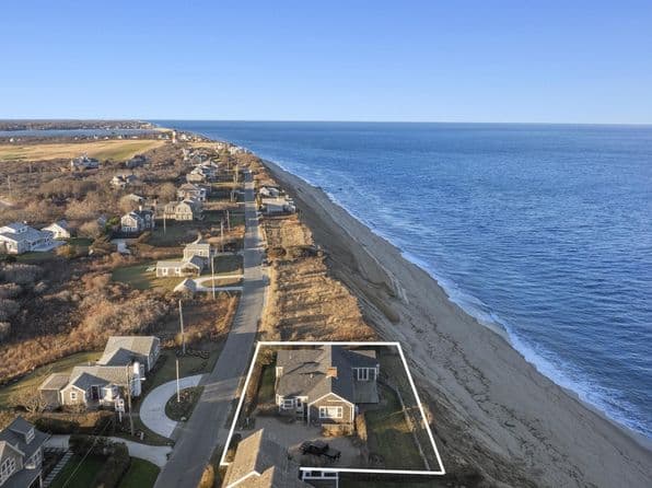 83 Baxter Road, Nantucket