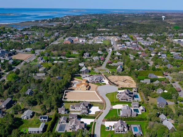 6 Maple Ln, Nantucket
