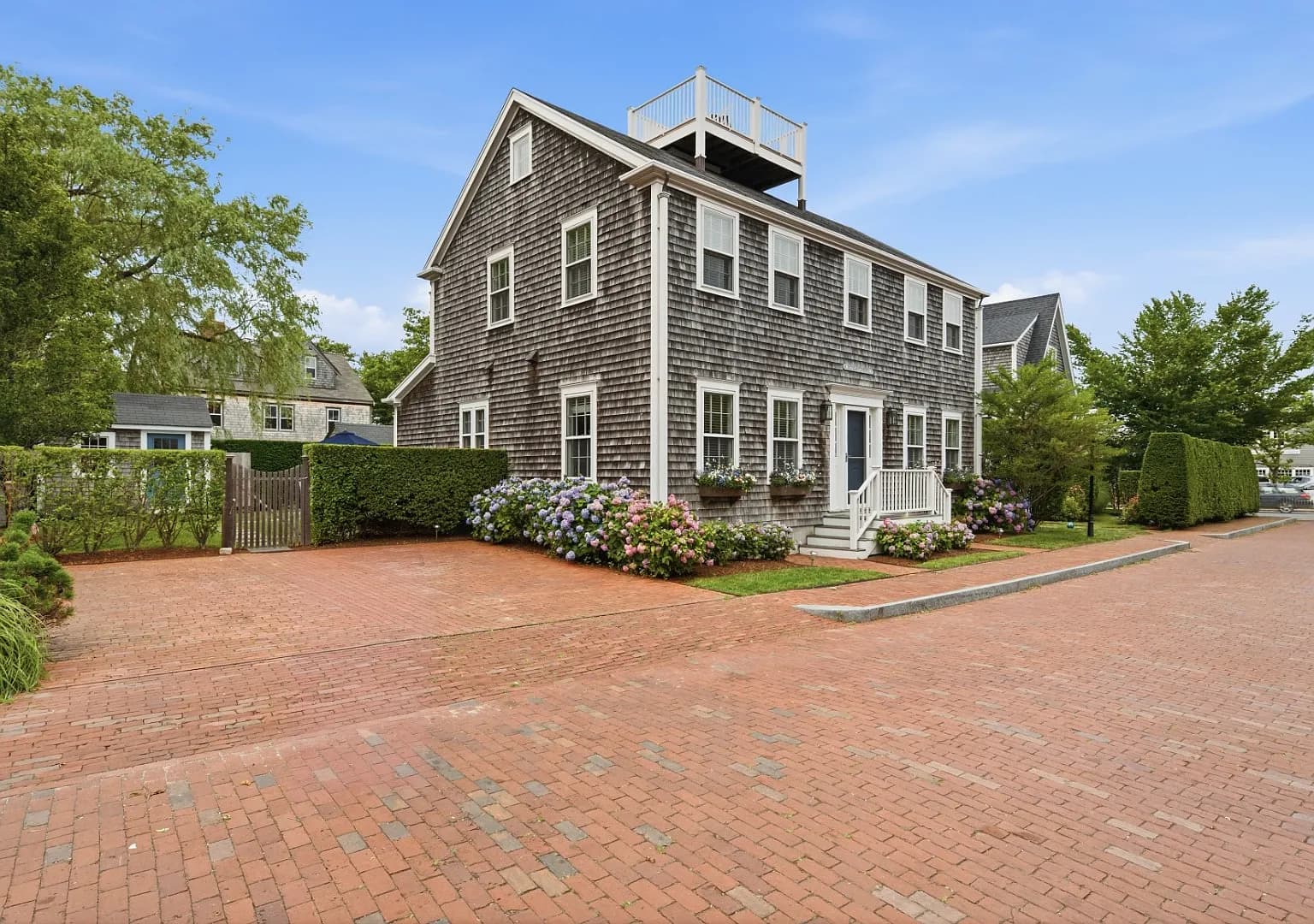 3 Dolphin Ct, Nantucket