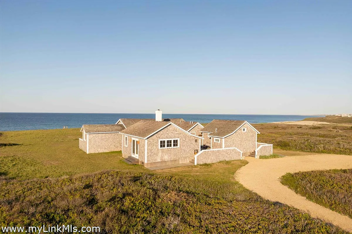 10 Waquoit Rd