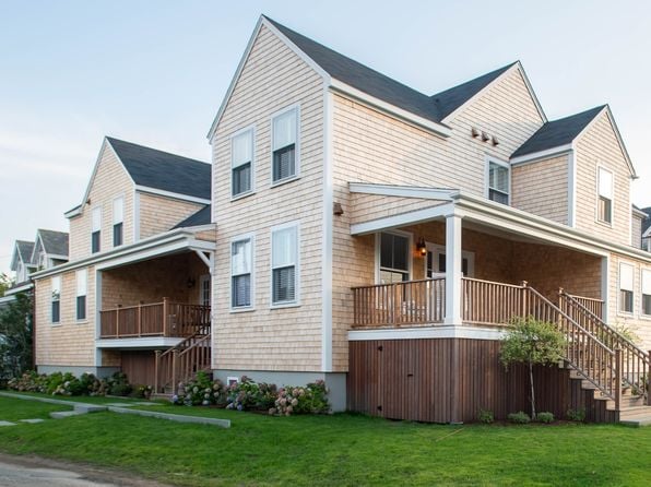 16 Walsh St