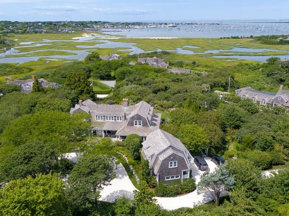 8 Monomoy Rd