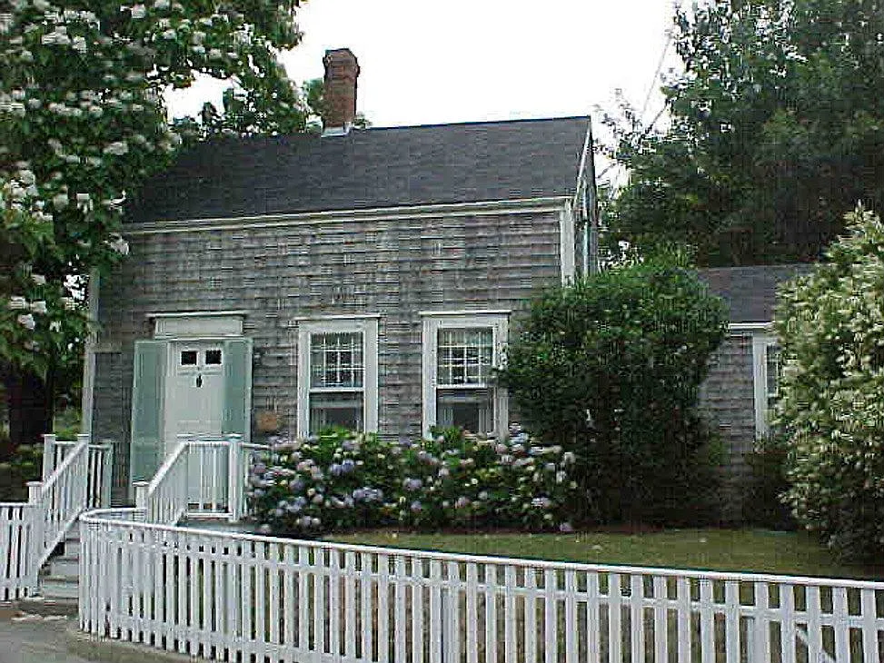 21 Mill St