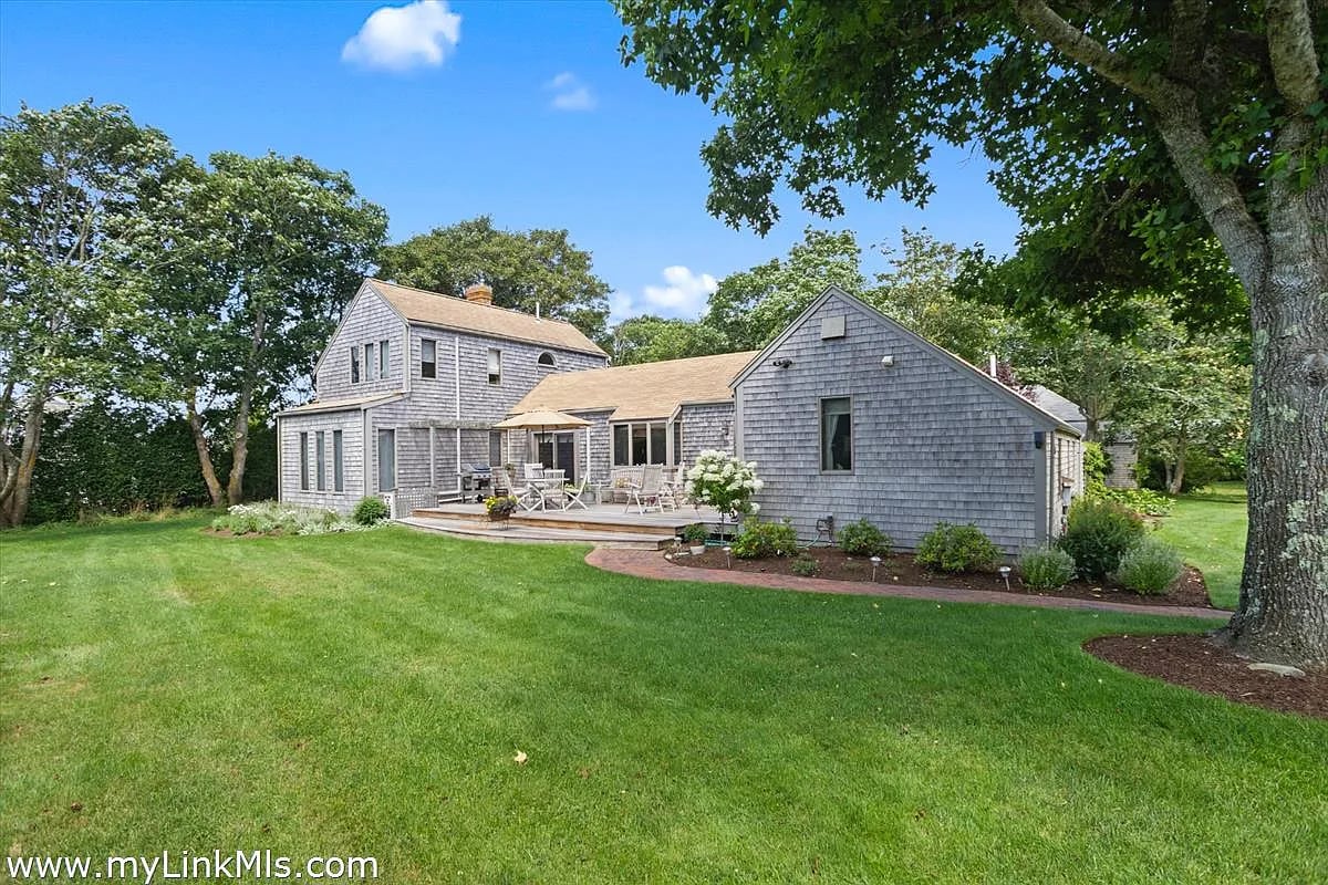 7 Oak Hollow Ln