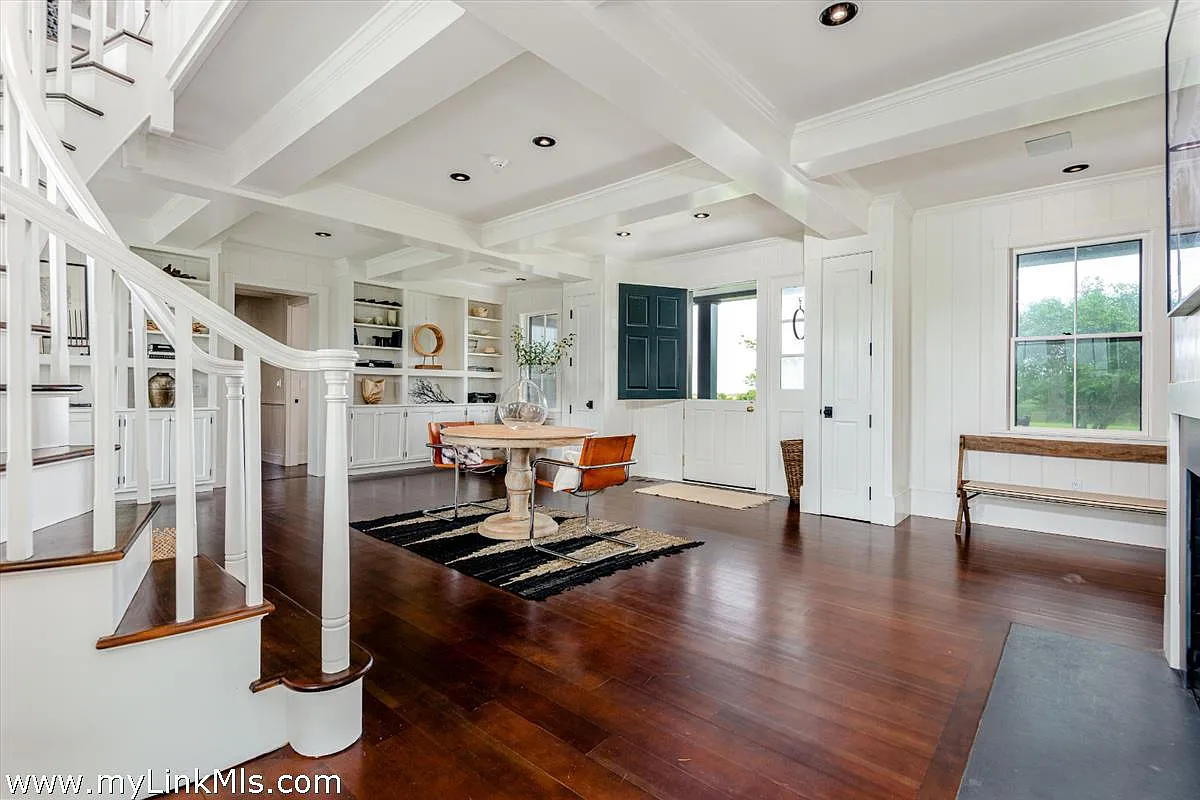 105 Low Beach Rd - Photo 2