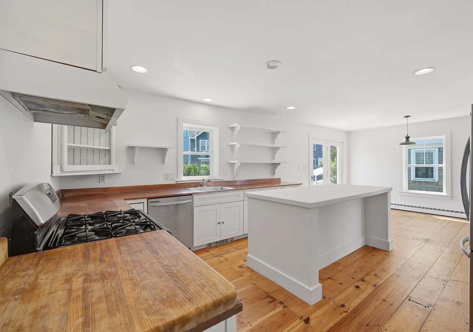 14 Essex Rd - Photo 6