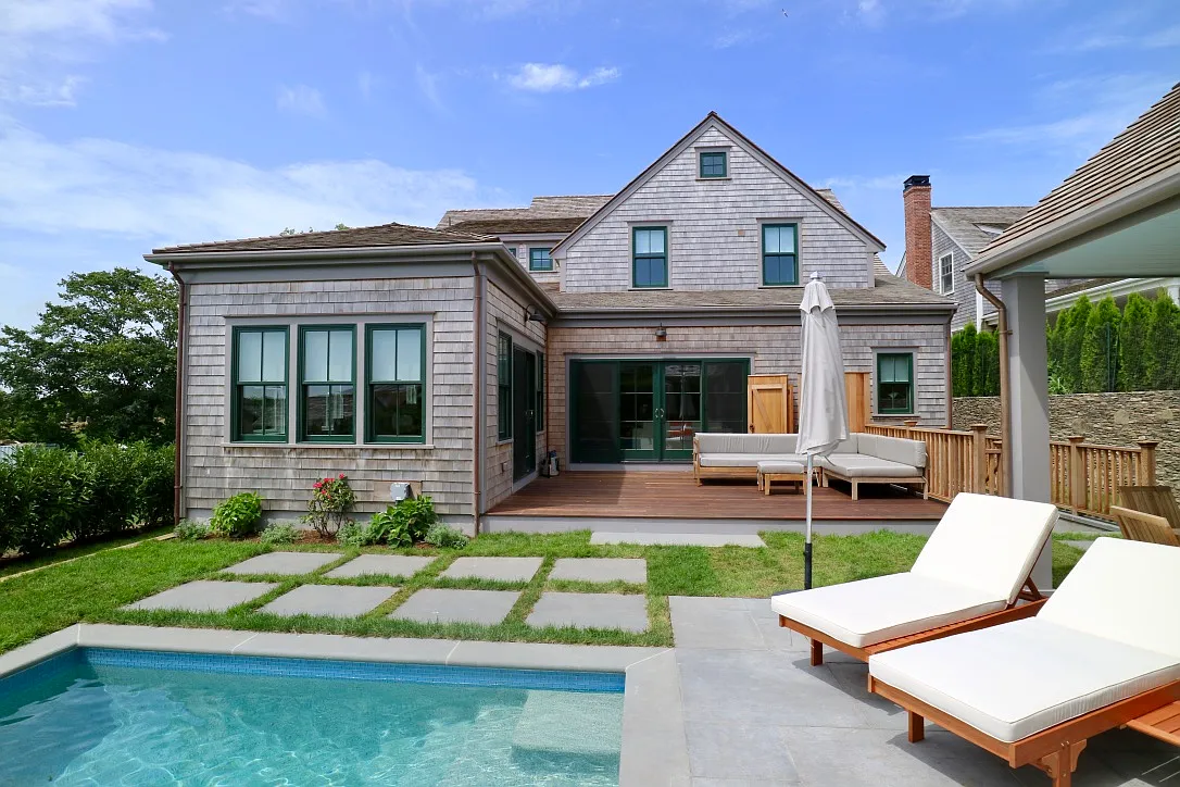 4 Red Mill Ln