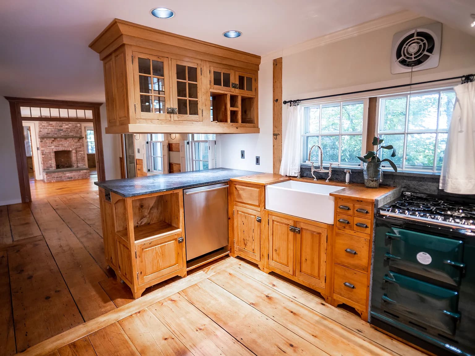 33 Pine St - Photo 1