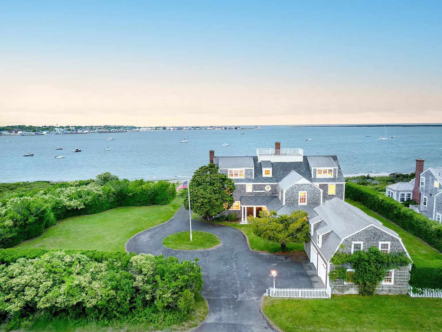 52 Monomoy Rd