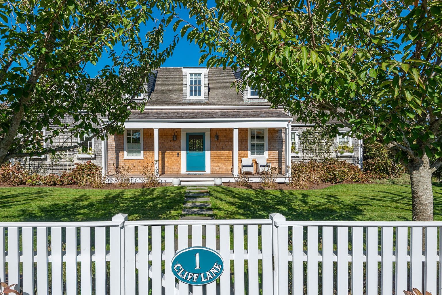 1 Cliff Ln - Photo 1