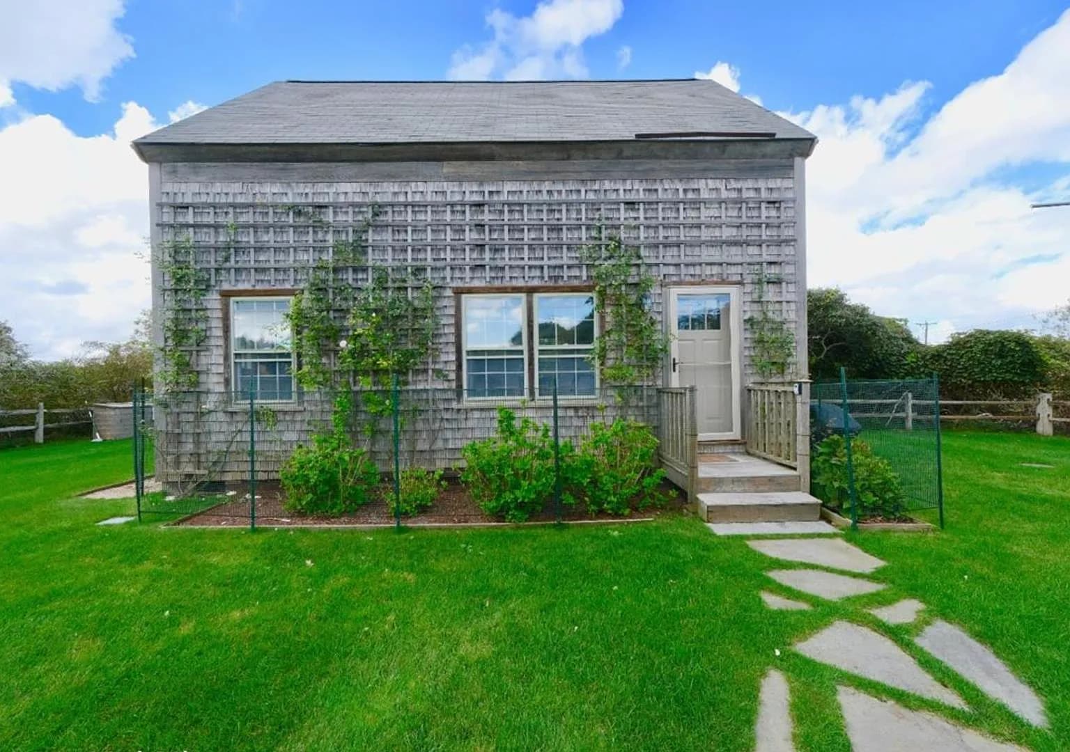 1 Arlington St - Photo 2