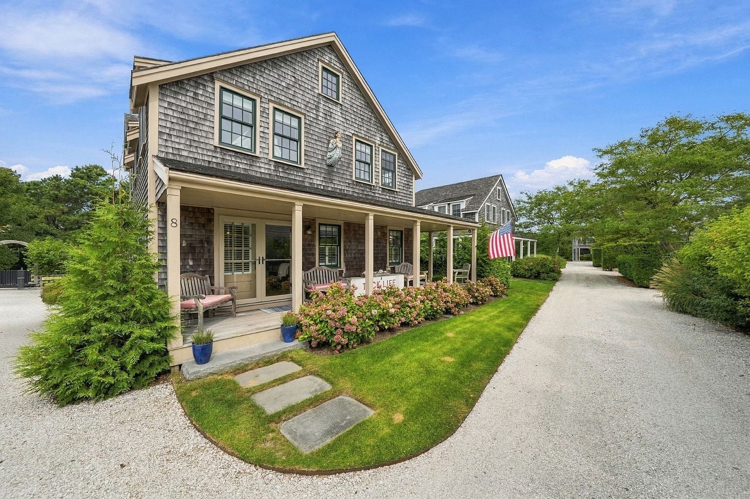 8 Fox Grape Ln