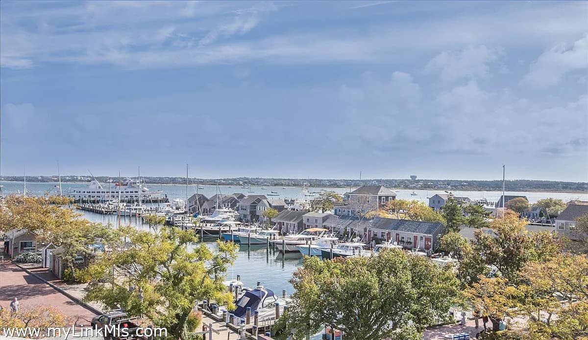 20 Straight Wharf #D - Photo 1
